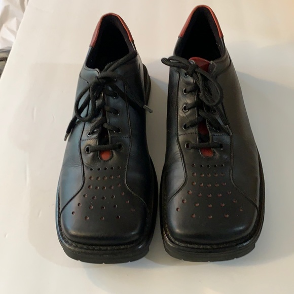 KENNETH COLE BLACK/BURGUNDY TRIM SZ 12 RUBBER SOLE main image 7